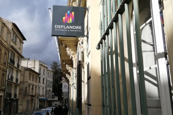 Enseigne drapeaux - Vaucluse