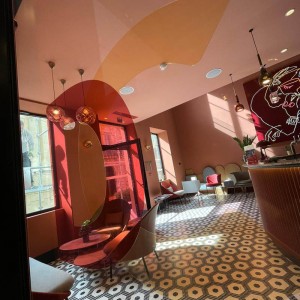 decoration-signaletique-adhesif-hotel-avignon