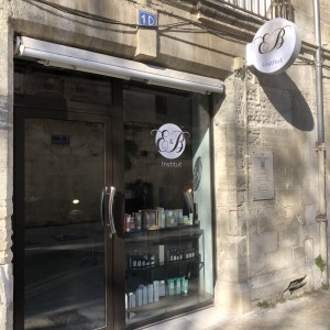 enseigne-drapeau-institut-de-beaute.jpg