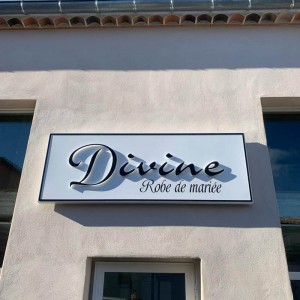 enseigne-magasin-robes-de-mariee.jpg
