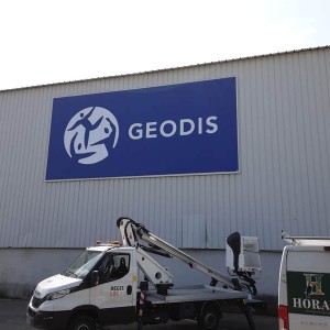 enseigne--geodis-pose-panneau-fabrication-team-poseur-transports-avignon-vaucluse-signaletique-.jpg