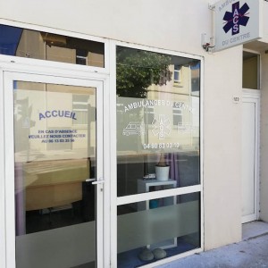 enseigne-drapeau-ambulance-.jpg