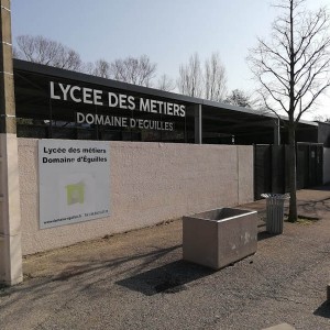 enseigne-lycee-des-metiers